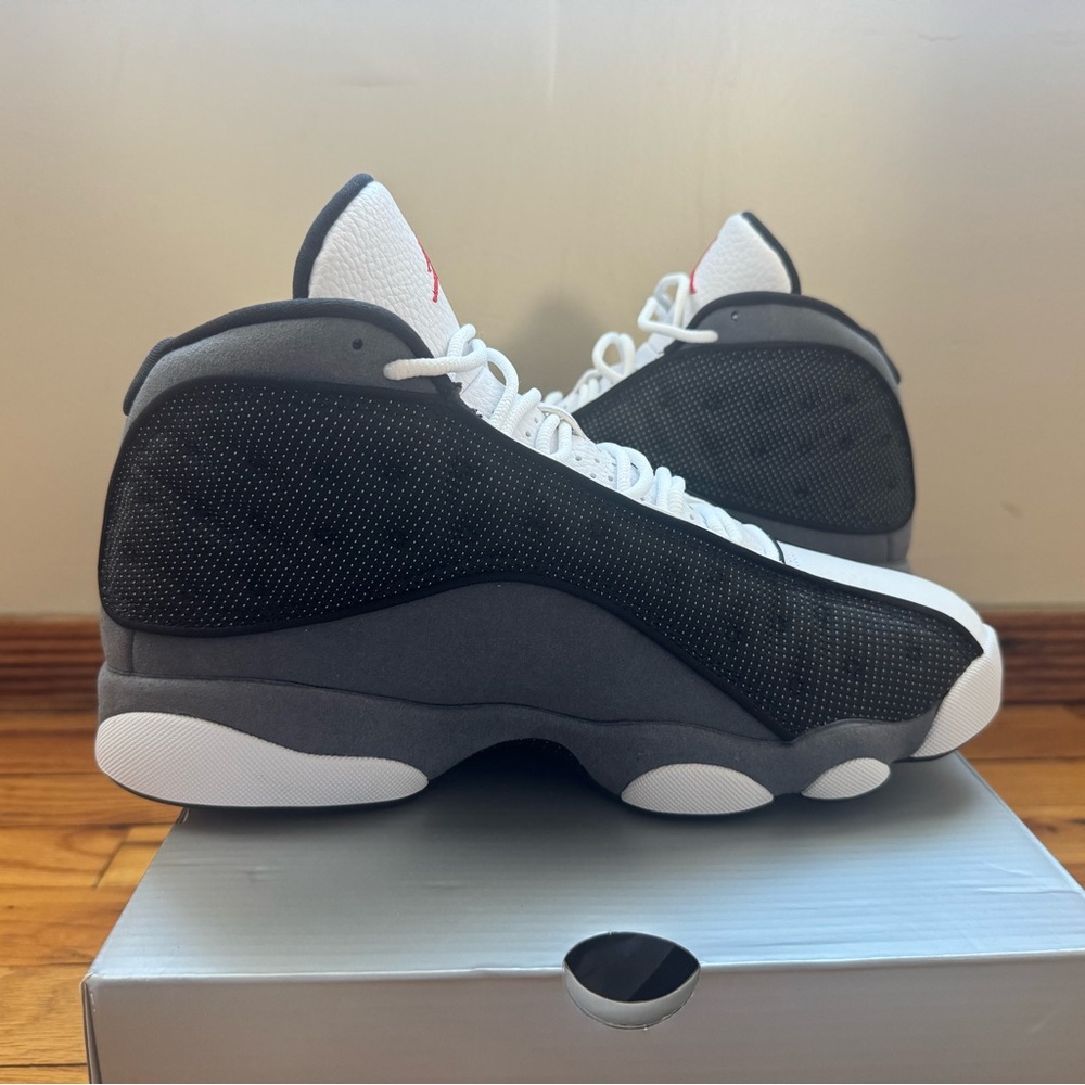 Air Jordan 13 Retro Black/University Red and White Mens 9.5 NIB - Picture 8 of 11